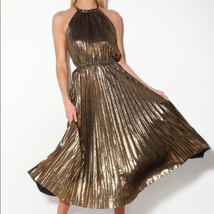 LULUS || GOLD PLEATED HALTER MIDI DRESS